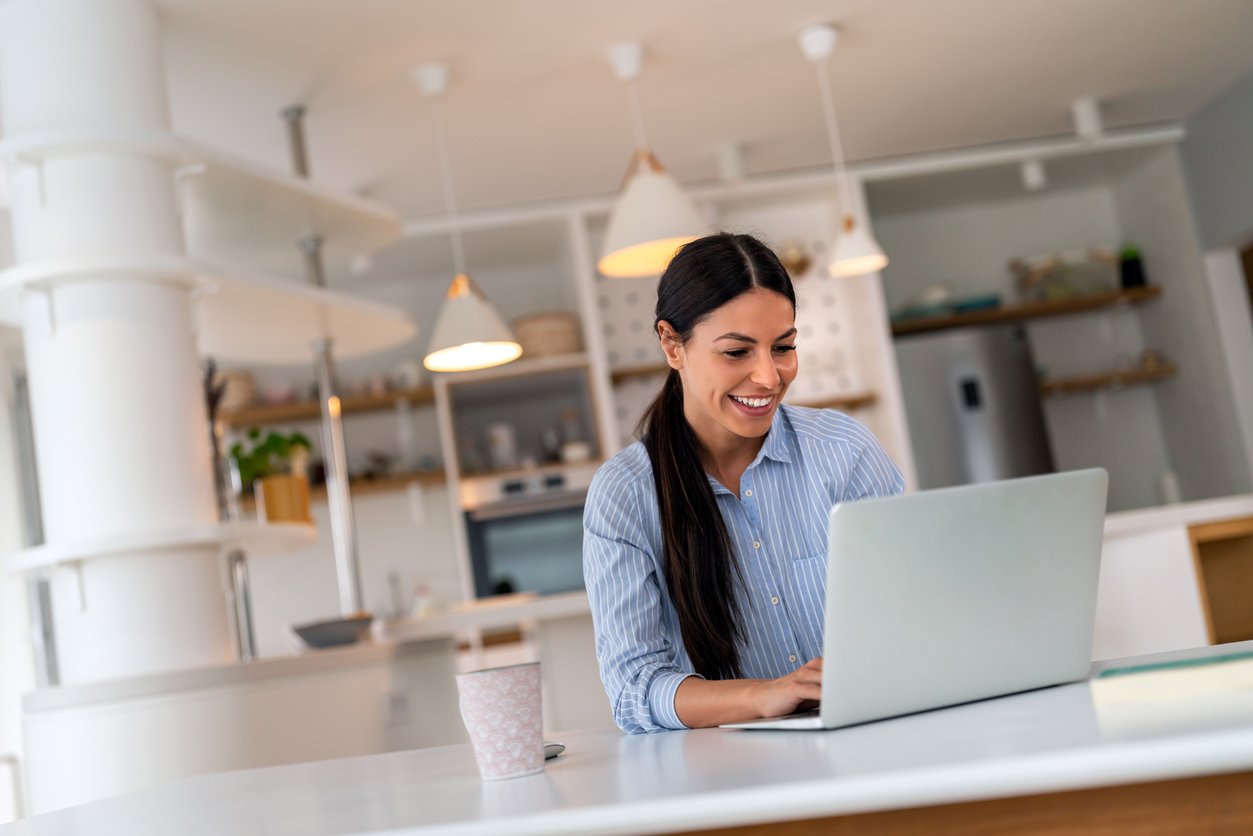 iStock-2188020996_dame pc.jpg